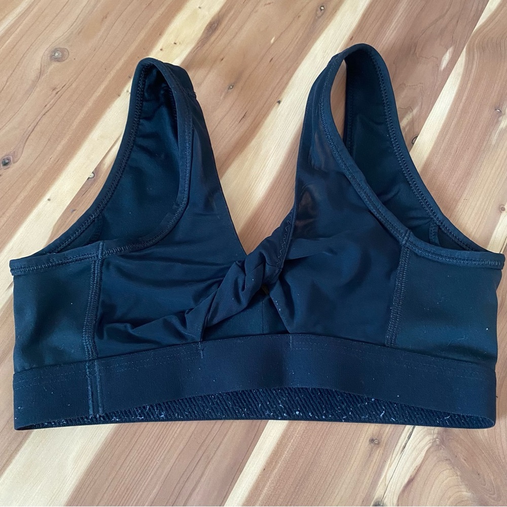 Nike Black Twist Sports Bra